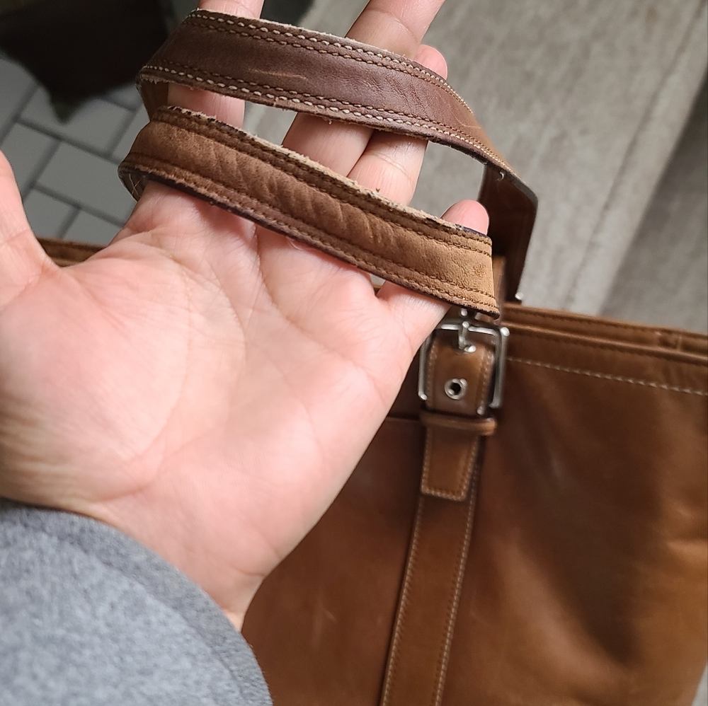 Coach Vintage Hampton Leather Tite Bag - Picture 6 of 8